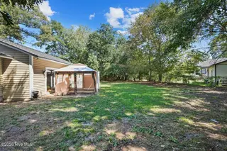 111 Lakehurst Drive, Dudley, NC 28333 – photo 7: 111 Lakehurst Dr-7 2