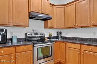 125 Mom Lane, New Bern, NC 28562 – photo 20: Stainless Steel Appliances