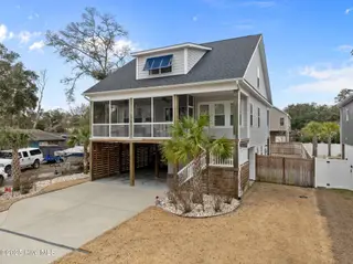245 NE 64th Street, Oak Island, NC 28465 – photo 3: 5-web-or-mls-DJI_20250210144518_0437_D