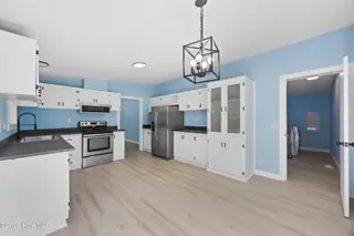 211 Pond Road, Rocky Point, NC 28457 – photo 9: 20_kitchen