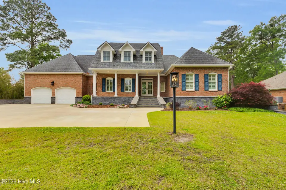 611 Creekwood Drive, Trent Woods, NC 28562 – photo 1 of 66: 611 Creekwood Drive