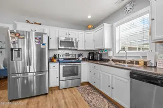 3111 Arendell Street, Morehead City, NC 28557 – photo 14: Kitchen