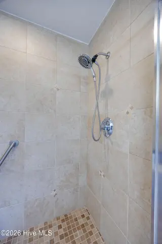 320 S Wedgewood Drive, Washington, NC 27889 – photo 20: 021 Walkin Shower
