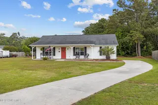 177 Avis Drive, Newport, NC 28570 – photo 2: 177 Avis Drive