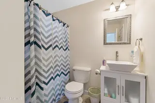 6611 Marsh Cove Road, Emerald Isle, NC 28594 – photo 21: Third floor full bath