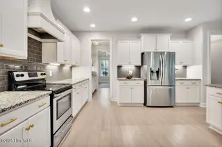 5004 Laurenbridge Lane, Wilmington, NC 28409 – photo 17: CHEFS KITCHEN
