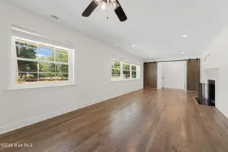 1705 River Drive, Morehead City, NC 28557 – photo 14: Living room