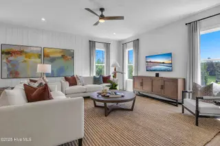 933 Catamaran Court, Ocean Isle Beach, NC 28469 — 3-bedroom home in The Tides at Ocean Isle Beach, Ocean Isle Beach, NC, photo 14 of 61: Family Room