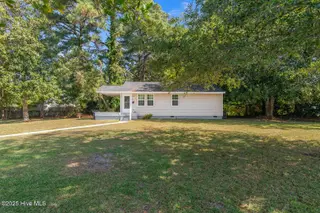 613 New River Drive, Jacksonville, NC 28540 – photo 3: 2