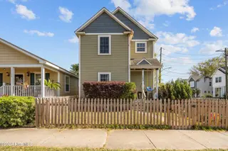 123 S 10th Street, Wilmington, NC 28401 — 3-bedroom home, Wilmington, NC, photo 1 of 3: 1-web-or-mls-DSC02605