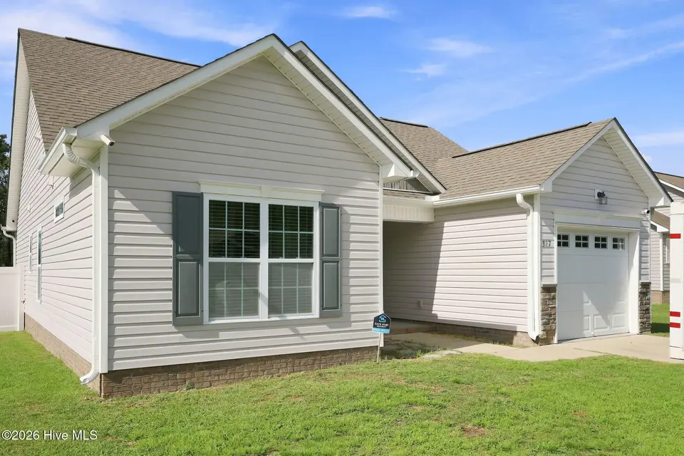 327 Tamarack Drive, Ayden, NC 28513 – photo 1 of 41: 13-web-or-mls-IMG_0002 (1)