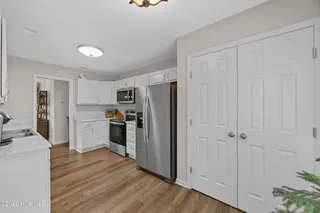 113 Rolling Meadow Drive, Richlands, NC 28574 — 3-bedroom home in Rolling Meadows, Richlands, NC, photo 14 of 46: 17_kitchen