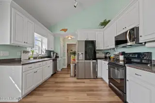2705 Camille Drive, Winterville, NC 28590 – photo 10: 16-web-or-mls-LHV_5192
