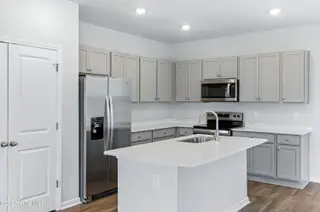 602 S Squires Run Lane, Richlands, NC 28574 – photo 13: Kitchen