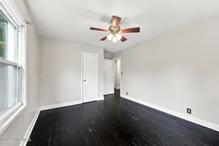 106 S Griffin Street, Elizabeth City, NC 27909 – photo 13: 09-106 s Griffin - Bedroom-2