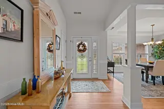 815 Pelican Drive, New Bern, NC 28560 – photo 22: Entry foyer