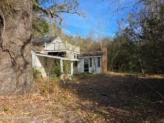 1081 Red Bug Road, Hallsboro, NC 28442 – photo 5: 20260112_103428