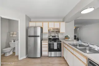 302 Winners Circle S, Jacksonville, NC 28546 – photo 16: 22_kitchen