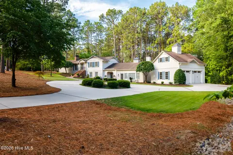 675 Lake Dornoch Dr, Pinehurst