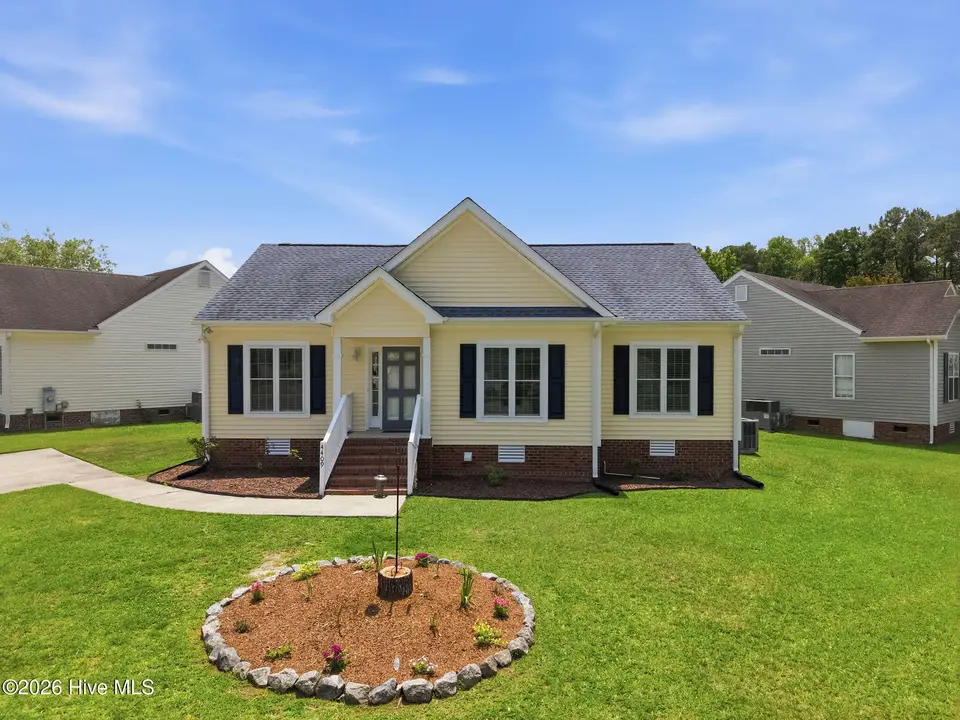4409 Surrey Meadows Drive, Winterville, NC 28590 – photo 1 of 47: Front