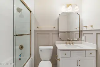805 Mulberry Street Unit 201, Beaufort, NC 28516 – photo 15: En-Suite Bathroom