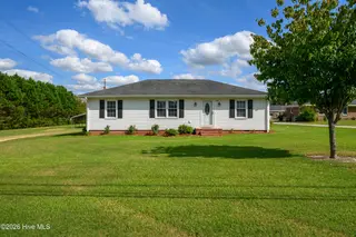 1035 W Saint James Street, Tarboro, NC 27886 – photo 2: 1035 W St. James St Tarboro NC