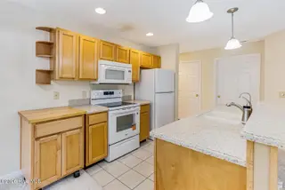 3350 Club Villas Drive # 102, Southport, NC 28461 — 2-bedroom condo in St James, Southport, NC, photo 7 of 41