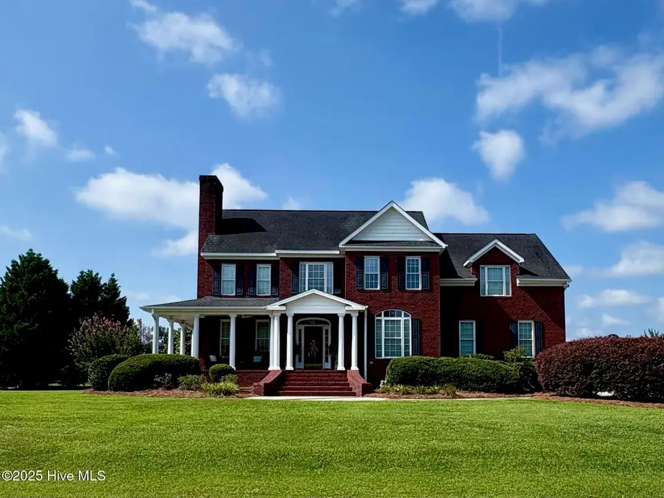 25 Muirfield Drive, Whiteville, NC 28472 – photo 1 of 56: Southern Elegance