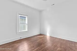 609 N 10th Street, Wilmington, NC 28401 — 4-bedroom home in Brooklyn, Wilmington, NC, photo 11 of 34: Bedroom (9)