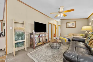 1221 Arvida Spur Road, Rocky Point, NC 28457 – photo 23: 26_family room