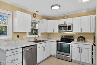 407 Sandlewood Drive NW, Calabash, NC 28467 – photo 4: 12-kahunaphoto