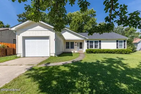 2039 Hunters Ridge Dr, Midway Park