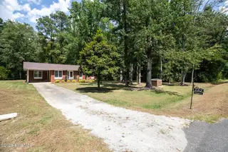 182 Crabapple Lane, Lake Waccamaw, NC 28450 – photo 3: Crabapple182-1FShaneL33A6359 copy