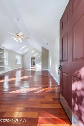 223 Riverbend Road, Jacksonville, NC 28540 – photo 2: Foyer
