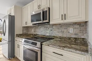 214 Shoreline Drive, New Bern, NC 28562 – photo 21: 35-web-or-mls-DSC_0856