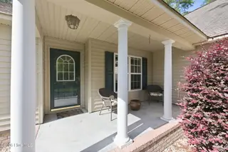 1007 Barkentine Drive, New Bern, NC 28560 – photo 2: Inviting Front Porch