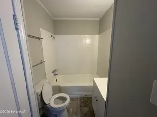 303 Dallas Avenue, Lake Waccamaw, NC 28450 — 3-bedroom home, Lake Waccamaw, NC, photo 21 of 40: Bath