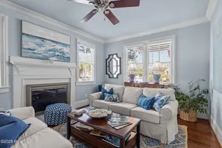 217 Turner Street, Beaufort, NC 28516 – photo 8: Living Room