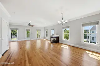 807 E Front Street, New Bern, NC 28560 – photo 4: 21-web-or-mls-0C0A9523