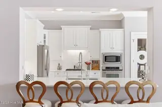 1329 S Moorings Drive, Wilmington, NC 28405 — 4-bedroom home in Landfall, Wilmington, NC, photo 13 of 43: 013_1329_south_moorings_drive-13_47