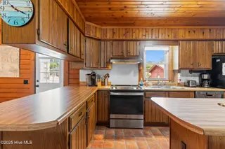 103 NE 17th Street, Oak Island, NC 28465 – photo 17: 17-web-or-mls-CAMMediaLLC.com (30 of 40)