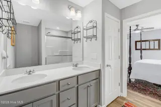 4901 Abbington Oaks Way SE, Southport, NC 28461 — 3-bedroom home in Groves at Southport, Southport, NC, photo 16 of 31: Primary Bath