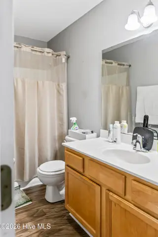 1121 Masters Lane A And B, Greenville, NC 27834 – photo 11: 8G4A4286