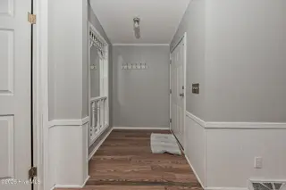 210 Creek Bank Drive, New Bern, NC 28560 — 3-bedroom manufactured home in Creekwater Haven, New Bern, NC, photo 8 of 58: Foyer