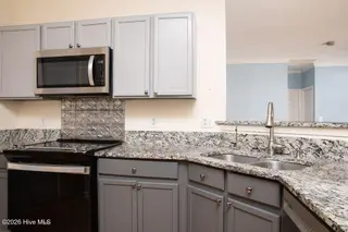 6600 Dorrington Drive, Wilmington, NC 28412 — 4-bedroom home in Lords Creek, Wilmington, NC, photo 9 of 33: 6600Dorrington_058