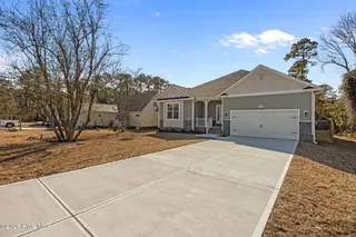 5708 Sloop Court, New Bern, NC 28560 – photo 1: 3-web-or-mls-0C0A1449 (1)