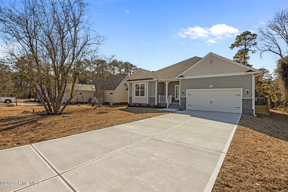 5708 Sloop Court, New Bern, NC 28560 – photo 1 of 80: 3-web-or-mls-0C0A1449 (1)
