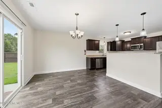 212 Holly Grove Court E, Jacksonville, NC 28540 – photo 16: 26-web-or-mls-_RAD5514