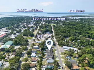 1018 N Caswell Avenue, Southport, NC 28461 – photo 5