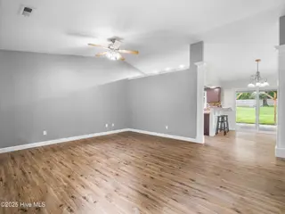 249 S Creek Drive, Jacksonville, NC 28540 – photo 4: Living Room